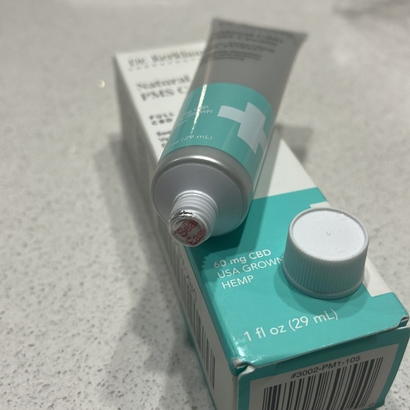 ✅ DR. KERKLAAN NATURAL CBD PMS CREAM
1 fl oz - Picture 2 of 9